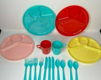 Vtg Gothamware Plastic Dinnerware Plates Cups Utensils Mid Century Picnic