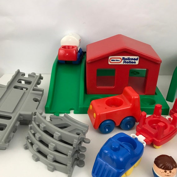 little tikes green mountain train set