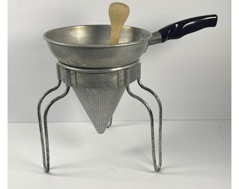Vintage Wear Ever 462/475  Strainer Canning  Sieve With Wooden Pestle & Stand