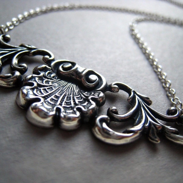 Little Art Nouveau.Antiqued Silver Filigree Necklace