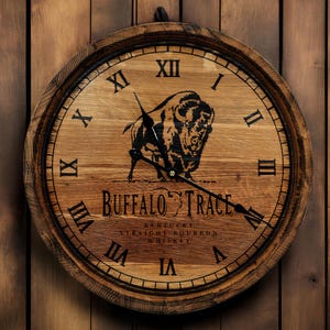 Gepersonaliseerde whisky eiken vatklok, houten vatkop, vintage bourbonvatdeksel, aangepaste rustieke muur grote wijnklok, vatdecor