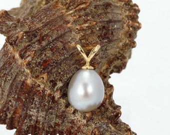 14 kt grey Freshwater Pearl Pendant