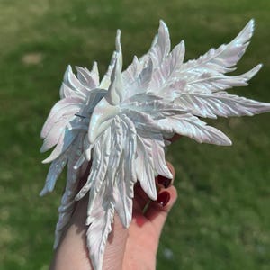 Biblically Accurate Angel Claw Clip - Etsy