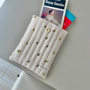 pochette de livre, livres, couverture de livre, pochette de livre, cartable, idée cadeau livresque, accessoires de livres, cadeau de Noël, cadeau pour elle, cadeau fait main