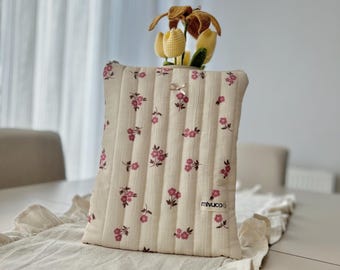 Handmade Quilted Tablet Sleeve: Floral iPad Case