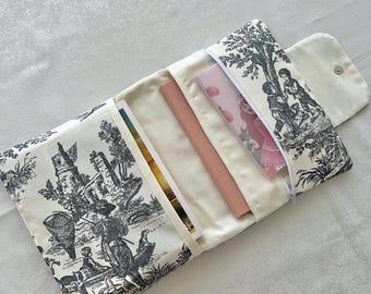 Boekhoes, boeketui, boekomslag, boekenkast, verjaardagscadeau, cadeau boekenliefhebber, cadeau voor haar