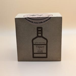 verre à liqueur gravé - boisson au whisky