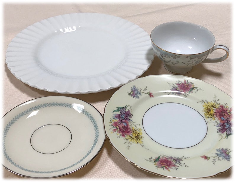 Cottage Chic Farmhouse Shabby Vintage Mismatched Pattern China /& Glass Place Setting Floral 5 Pcs