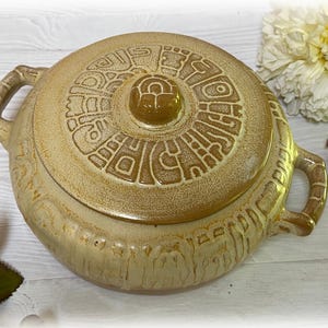 Vintage Frankoma Mayan Aztec Desert Gold #7V 1.5 Qt. Round Covered Casserole