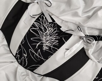 Wendbares Upcycling-Korsett „Schwarz-Weiß-Drama“ – Einzigartiges, handgefertigtes Korsett-Top mit Grafikmuster für Damen