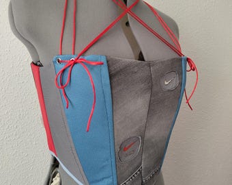 Handgefertigtes Korsett-Top, einzigartiges Statement-Korsett, grau-blau-rotes Korsett, vielseitiges Trägerbustier, Upcycling-Modestück