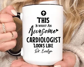 Mug cardiologue personnalisé, cadeau cardiologue personnalisé, tasse à café cardiologue, cadeau d'appréciation du médecin, mug meilleur cardiologue de tous les temps
