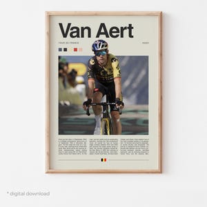 Könnte beinhalten: Ein gerahmtes Poster mit dem Radrennfahrer Van Aert von der Tour de France. Das Poster hat einen beigefarbenen Hintergrund mit dem Radrennfahrer in Aktion, der eine gelb-schwarze Uniform trägt. Der Text enthält "Van Aert" und "Tour de France."
