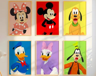 Puede incluir: Seis impresiones enmarcadas con varios personajes de Disney. Las impresiones están en un patrón de cuadrícula con tres filas y dos columnas. La fila superior presenta a Minnie Mouse, Mickey Mouse y Pluto. La fila del medio presenta a Donald Duck, Daisy Duck y Goofy. La fila inferior presenta un fondo a rayas azul y blanco.