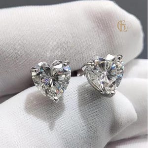 18k Gold Heart Moissanite Stud Earrings, Heart Stud Earrings, Diamond Heart Stud Earrings, Diamond Wedding Earrings, Handmade Earrings