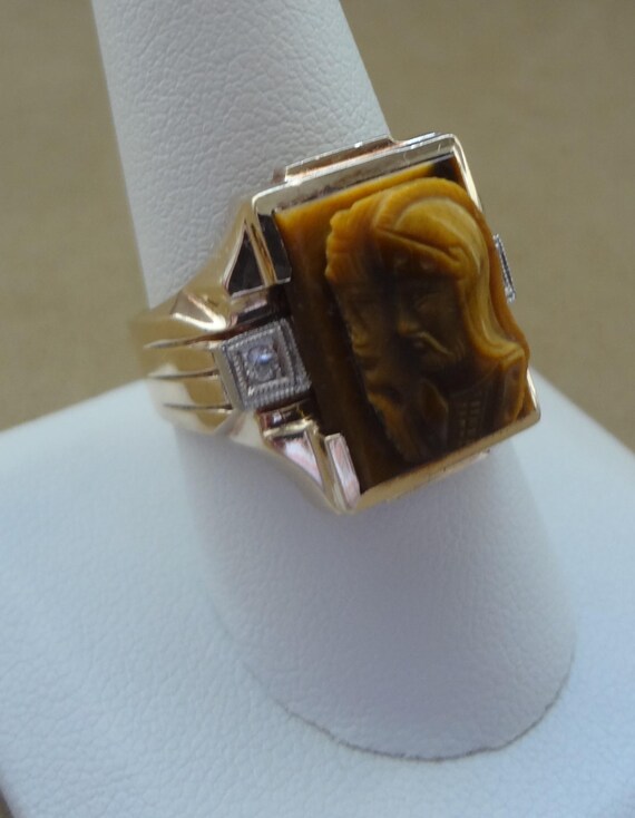 Vintage 10K Gold Carved Tiger's Eye Roman Soldier Silhouette Ring