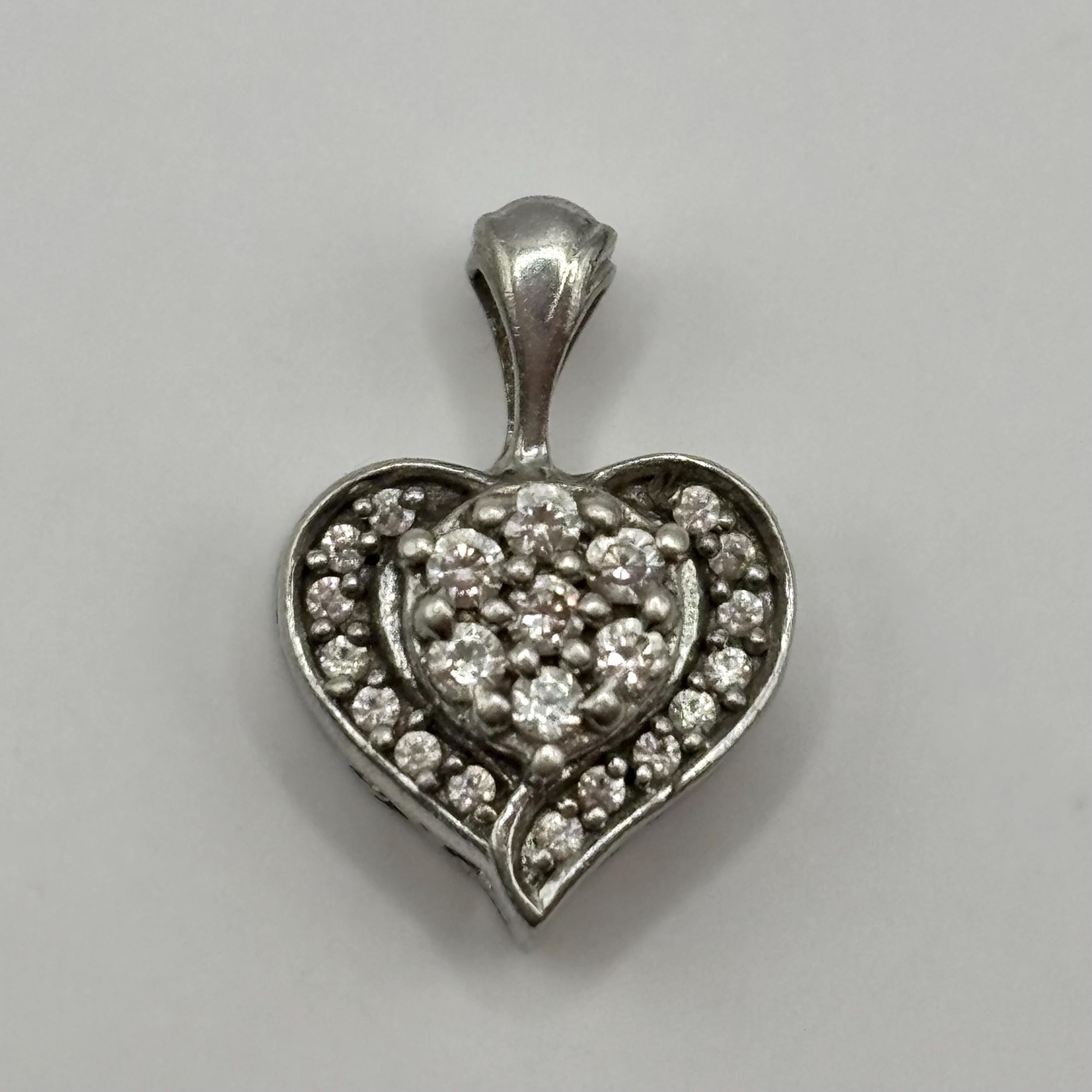 スターリングシルバー 925 CZ パヴェハート スクロールボーダー 