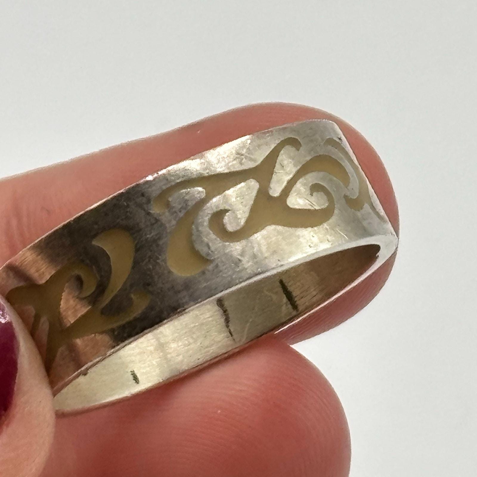 Vintage Sterling Silver 925 Unique Tribal Swirl Band Ring 13
