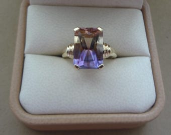 14K Gold 5,75 Karat Ametrin Smaragd-Ring mit gerippten seitlichen Akzenten - Größe 6 1/4
