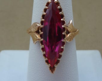 Vintage 14K Rose Gold Navette Roter Stein Ring mit geschnitzten Schultern - Größe 7 3/4