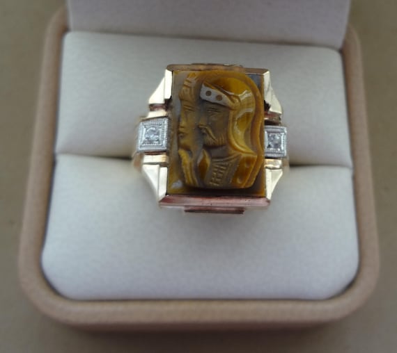 Vintage 10K Gold Carved Tiger's Eye Roman Soldier Silhouette Ring