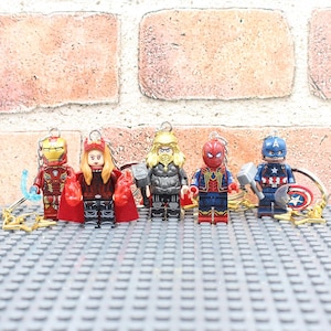 New Super Hero Figure Keychain  &quot;Avengers, assemble!&quot; ~~ Avengers keyring keychain
