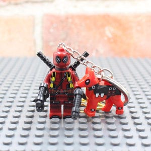 New 3D Figure Keychain  &quot;So dark! Are you sure you&#39;re not from the DC Universe?&quot; ~~ Deadpool keyring keychain