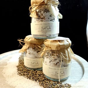 Magnesium-Badesalz - Lavendel - 210 ml Glas | Entspannungsbad für empfindliche Haut | Natürliches Self-Care Brautjungfer Geschenk für Sie oder Ihn.