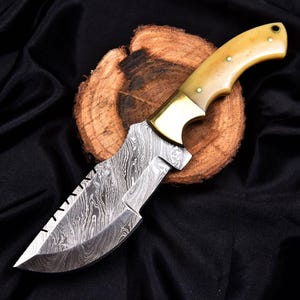 Custom Damascus Steel Hunting Knife – Bone Handle with Brass Guard – Full Tang Blade for Camping, Gift for Him, Bushcraft Tool