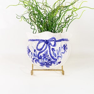 Large Wall Pocket Vase, Blue & White Flora, Motif, Holds 5&quot; Plant