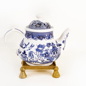 Classic Blue and White Churchill England Willow Teapot
