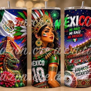 Könnte beinhalten: Ein zylindrischer Becher mit einem lebendigen mexikanischen Design, das die Nationalflagge, eine Pyramide, eine Schlange, eine Person in traditioneller Kleidung, ein Stadion sowie den Text MEXICO, MI PAÍS, MI RAÍZ, MI PASIÓN und VAMOS MÉXICO zeigt.