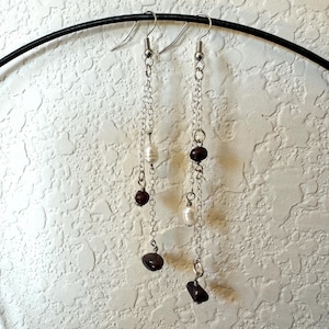 Pearl and garnet dangle earrings