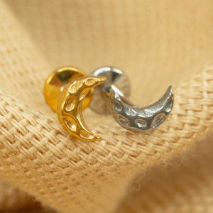 16G Hammered Moon Flat Back Stud - Screw Back Stud - Crescent Moon Earrings - Cartilage Piercing - Helix Stud - Gold - Silver - LJ26.9
