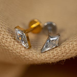 16G Rhombus Flat Back Stud - Screw Back Stud - Kite Shaped Earrings - Cartilage Piercing - Helix Stud - Gold - Silver - LJ29.26