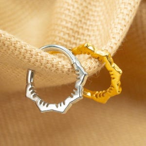 16G Petals Flower Hoop • Titanium Clicker Hoop • Septum Ring • Conch Hoop • Cartilage Earring • Helix Piercing • Daith Hoop • LJ23.33