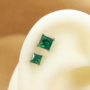 20G/18G/16G Square Stud Push Pin • Threadless Flat Back Earring • Tragus • Flat Back Stud • Helix Stud • Cartilage • Titanium LJ27.4