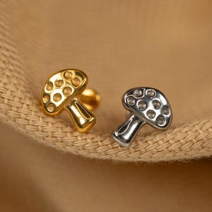 20G/18G/16G Hammered Mushroom Push Pin • Threadless Flat Back Earring • Tragus • Flat Back Stud • Helix Stud • Cartilage • Titanium LJ30.36