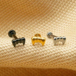 20G/18G/16G Vampire Teeth Push Pin • Threadless Flat Back Earring • Tragus • Flat Back Stud • Helix Stud • Cartilage • Titanium LJ21.32
