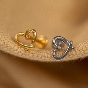 16G Hollow Heart Flat Back Stud - Screw Back Stud - Heart Earrings - Cartilage Piercing - Helix Stud - Gold - Silver - LJ31.11