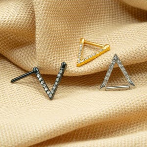 16G Triangle Hoop • Clicker Hoop • Septum Ring • Nose Hoop • Cartilage Earring • Helix Piercing • Daith Hoop • Piercing Hoop• LJ7.10