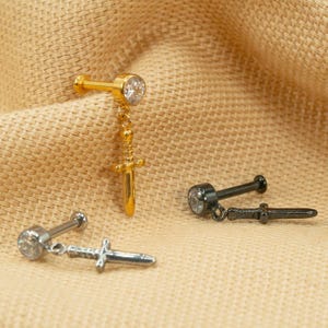 20G/18G/16G ソードダングルプッシュピン • スレッドレスフラットバックイヤリング • トラガス • フラットバックスタッド • ヘリックススタッド • 軟骨 • チタン LJ25.35