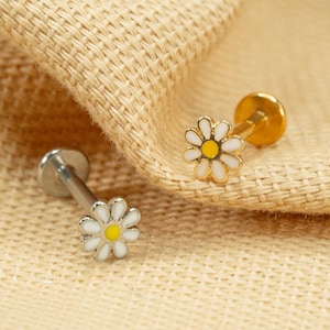 16G Daisy Flower Flat Back Stud - Screw Back Stud - White Daisy Earrings - Cartilage Piercing - Helix Stud - Gold - Silver - LJ24.15