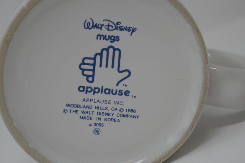Taza de cerámica de 355 ml (Aplausos, Disney Mickey Mouse a través de los años) imagen 7