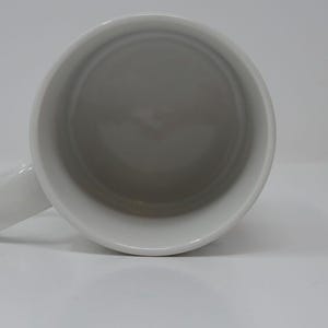 Taza de cerámica de 355 ml (Aplausos, Disney Mickey Mouse a través de los años) imagen 8