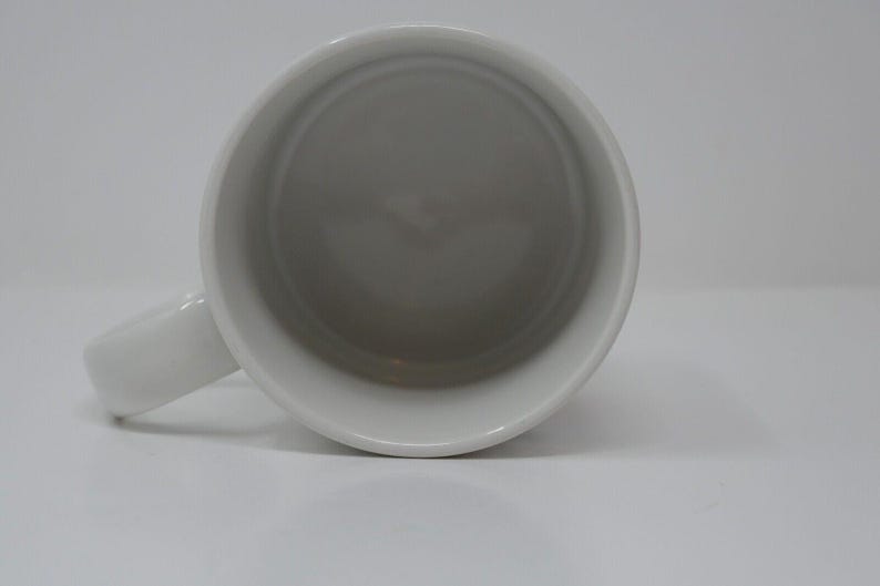 Taza de cerámica de 355 ml (Aplausos, Disney Mickey Mouse a través de los años) imagen 8