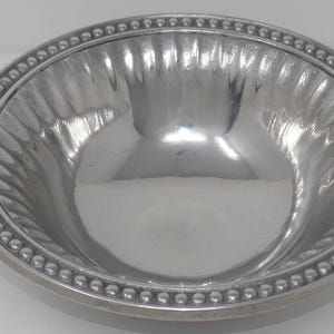 Wilton Armetale Flutes and Pearls Small Round Bowl #272034 image 3