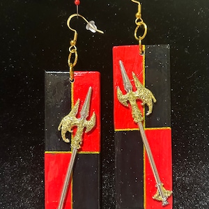 FREE SHIPPING Metal medieval halberts on wood panel drop earrings