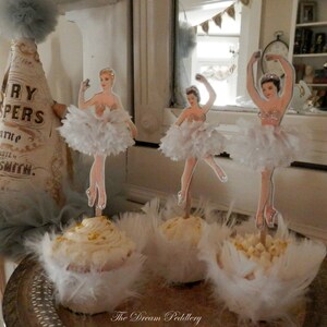 Cygne noir. Toppers de poupée ballerine de style vintage avec tutus ébouriffés, blancs ou noirs, pour cupcakes, gâteaux, apéritifs image 4