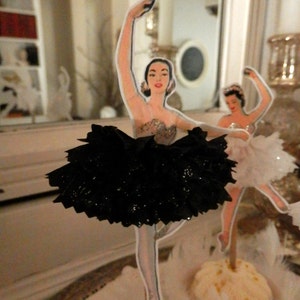 Cygne noir. Toppers de poupée ballerine de style vintage avec tutus ébouriffés, blancs ou noirs, pour cupcakes, gâteaux, apéritifs image 1